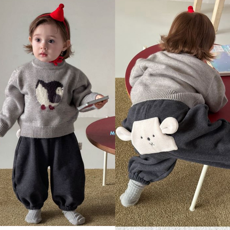 Momoli Genuine Autumn and Winter Gray Penguin Sweater Top for Boys, Stylish and Versatile, Big Butt Fleece-Lined Pants Momoli Genuine Autumn and Winter Gray Penguin Sweater Top for Boys, Stylish and Versatile, Big Butt Fleece-Lined Pants