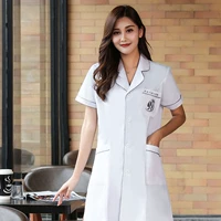 Белые короткие рукава с серебряной пепельной краем