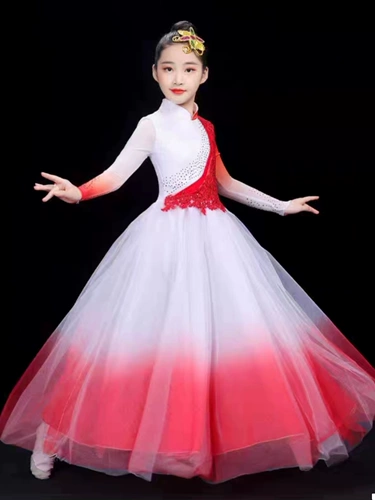 Свет процветает в современном открывающем танцах женской марлевой юбки