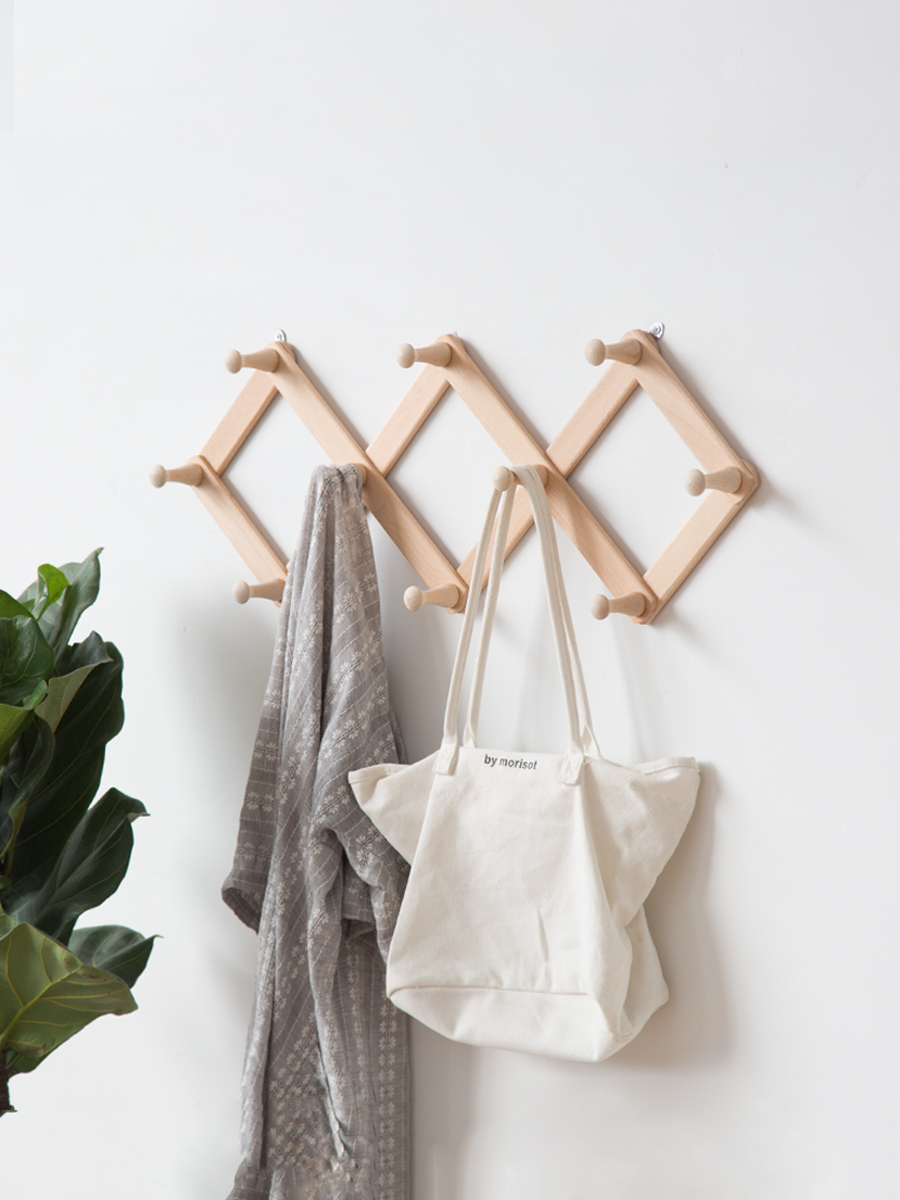 Nordic solid wood wall hanging clothes rack telescopic coat rack without drilling into the door clothes hook Entrance hanging hook