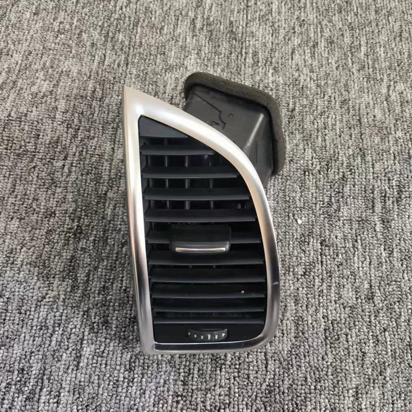 Q7 07-15 model right air outlet (original disassembled)