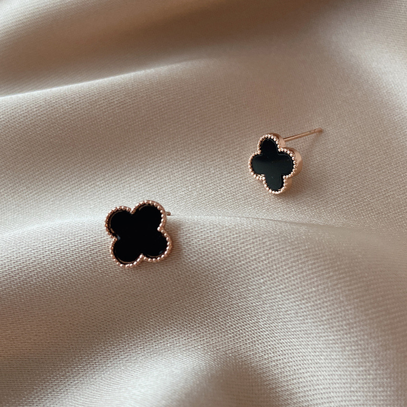 Korean rose gold 925 sterling silver four-leaf clover earrings simple temperament earrings do not fade hypoallergenic ear jewelry women