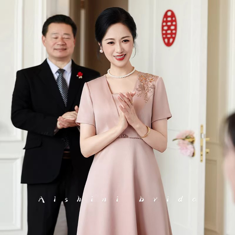 High-End Elegant Mother-In-Law Dress for Wedding Banquets, Stylish and Youthful Style, Everyday Wearable Dress for Mothers, 2026 Summer Trend