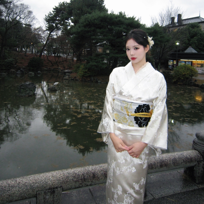 Japanese Women's Traditional Kimono Small-Patterned Kimonos with Gold Thread Jacquard Brocade Double-Layer Cherry Blossom Wrinkle-Resistant Fabric Japanese Women's Traditional Kimono Small-Patterned Kimonos with Gold Thread Jacquard Brocade Double-Layer Cherry Blossom Wrinkle-Resistant Fabric