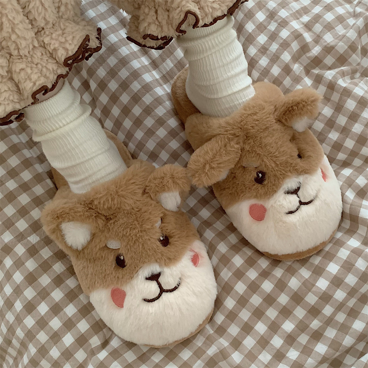 Women's winter Korean version of ins home Baotou cotton slippers student dormitory with soft cute warm non-slip plush shoes