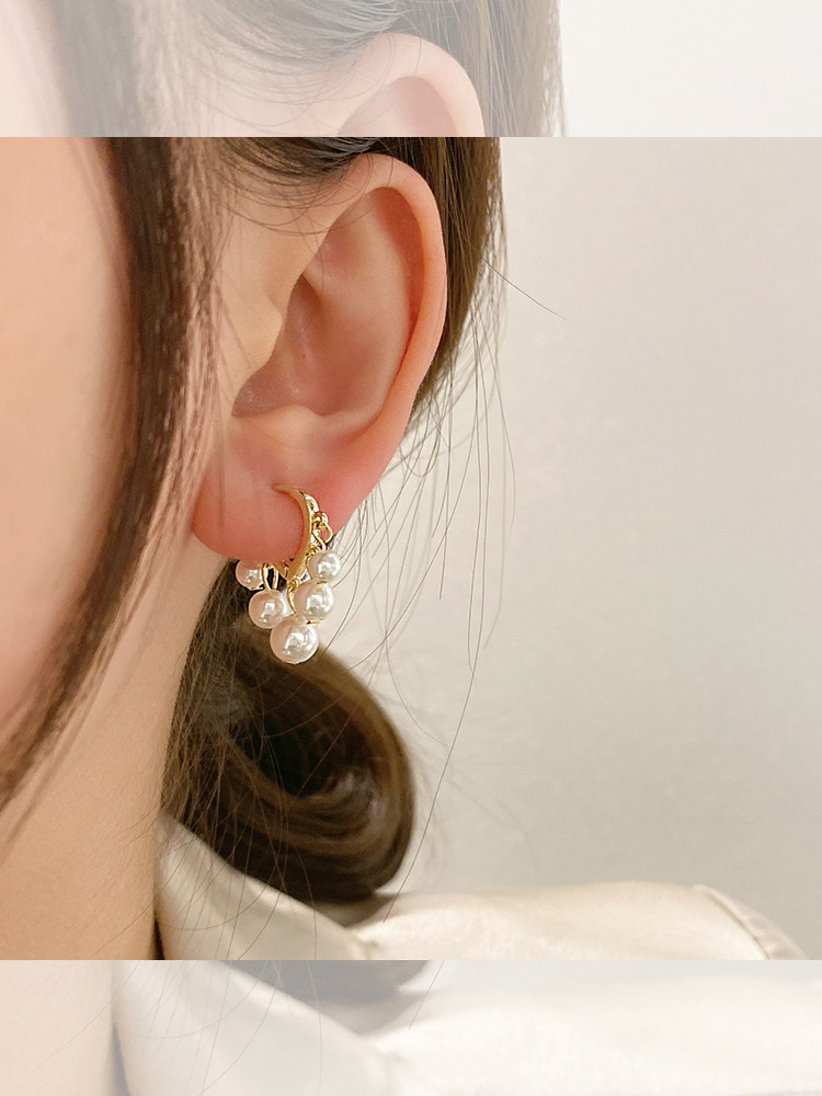Han Pearl Ear Accessories 2021 New Care Design Earring 2020 Small Golden Ear Buckle Summer
