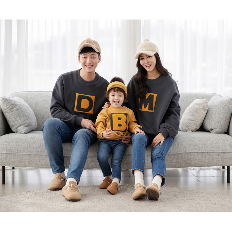 2021 Winter new parent-child outfit plus velvet thick cotton T parent-child outfit a family of three winter coats four photo suits
