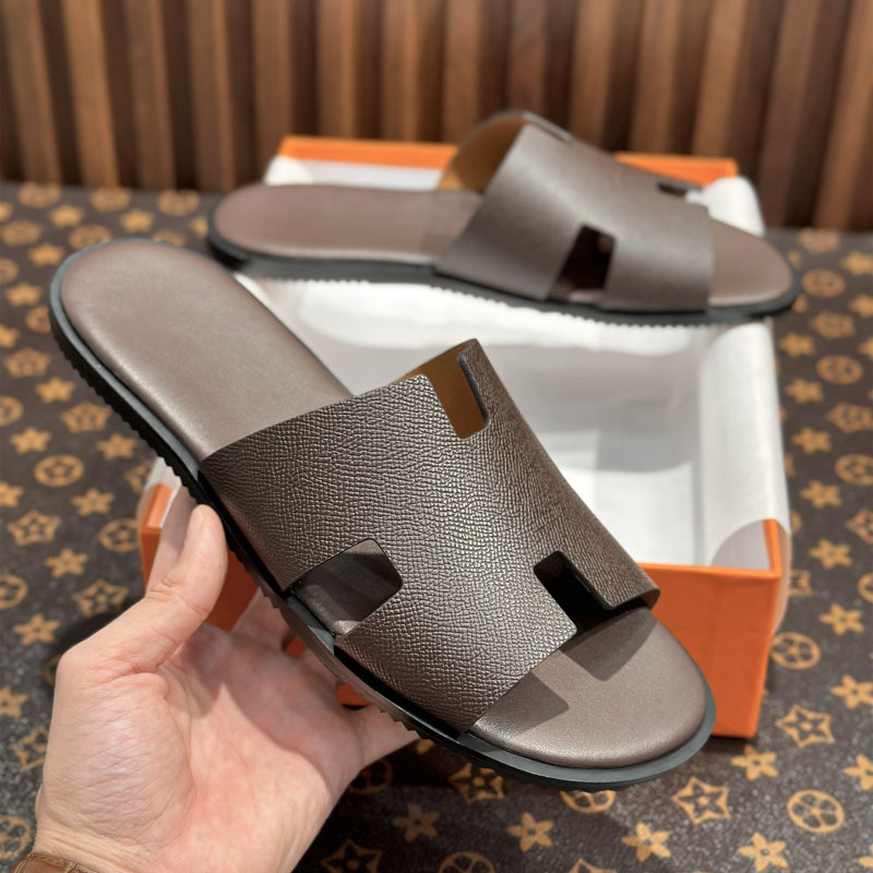 European Style Men's Outdoor Slip-On Sandals, Genuine Leather Beach Sandals, 2025 New Summer Trendy High-End Men's Sandals