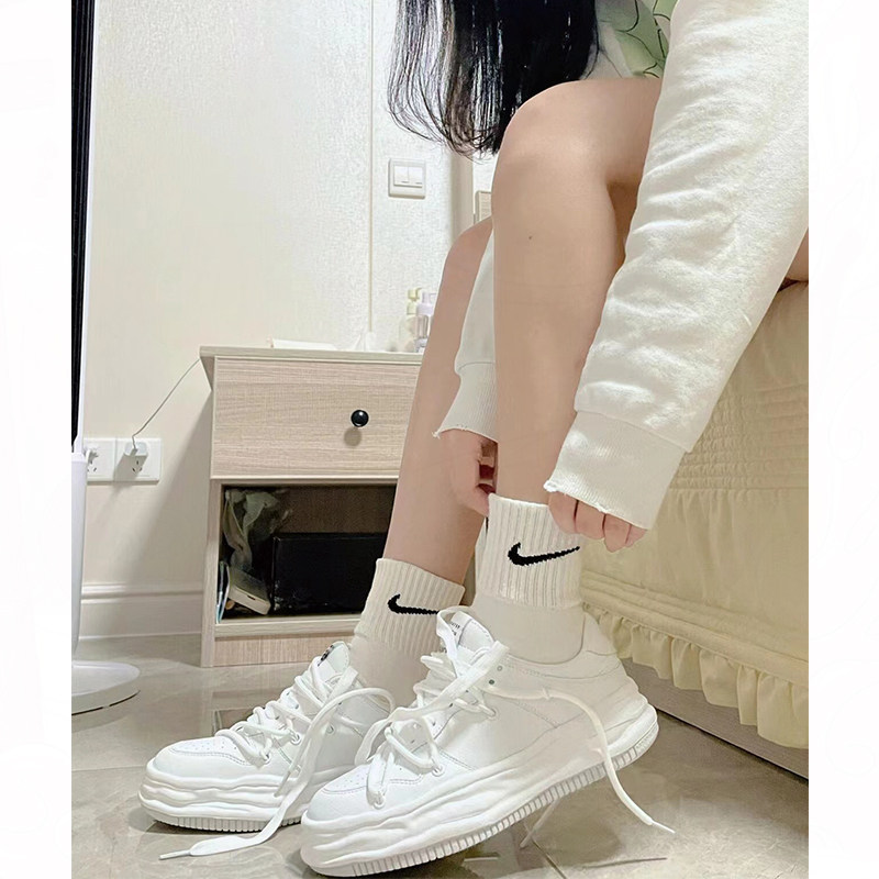 2022 new thick-soled heightened small white shoes women's dissolved bottom all-match casual breathable summer ins moral training shoes
