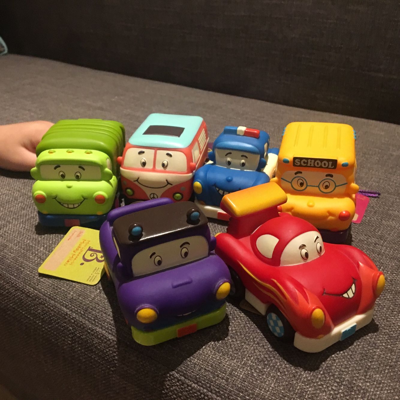 American B Toys Papi fan You Pull back car Running group Speed group School bus racing police car bus pickup toy