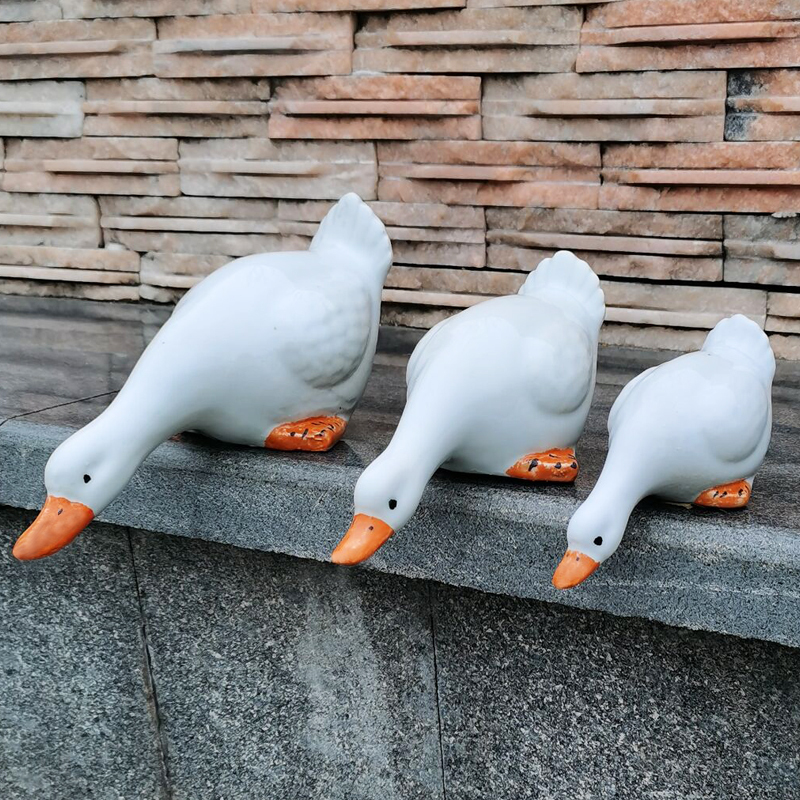 Creative Drinking Duck Ornament Ceramic Fish Pond Courtyard Outdoor Garden Decoration Fish Pond Landscaping Realistic Animal Figurine
