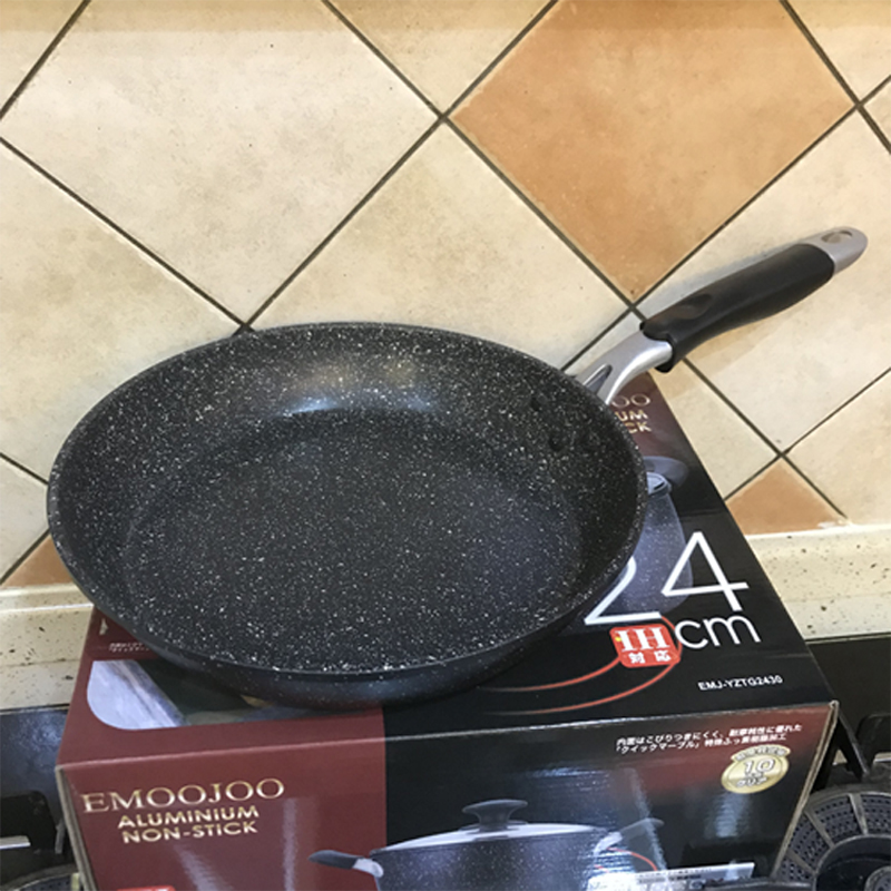 Medical stone frying pan flat bottom frying pan not covered with pan stall pancake pan frying pan frying pan large flat bottom outlet Japan 26cm induction cookers