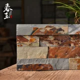 Натуральный цвет ржавая вилла на открытом воздухе культурная кирпичная кирпичная кирпичная кирпич и каменная гостиная крыльца культурная каменная фона стены