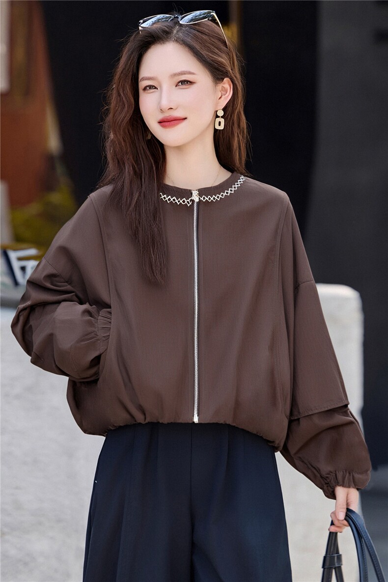 撞色刺绣圆领短外套女2025秋季新款小个子休闲百搭超好看夹克上衣,女装短外套,鑫鑫美