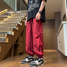 酒红色