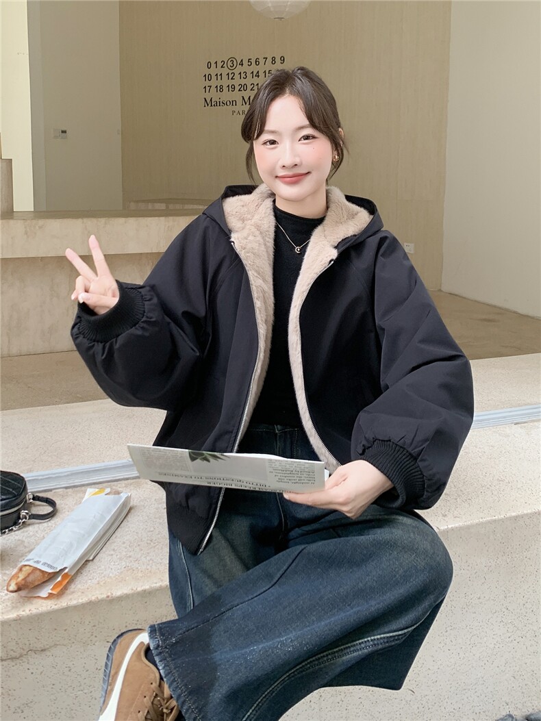 韩系工装风连帽派克服羊羔毛绒外套女冬2025新款保暖加厚加绒外套,女装短外套,艾米莉亚