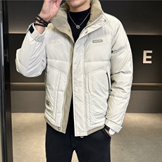 米白色