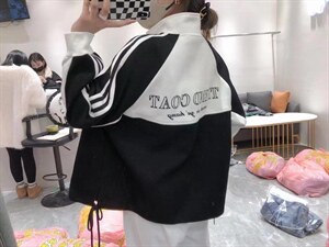 拼色款外套，百搭图片
