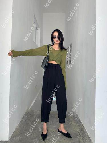 各种牛仔裤和面料裤，还有T和卫衣，女装牛仔裤，icciicc