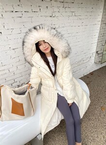 时尚百搭羽绒服图片