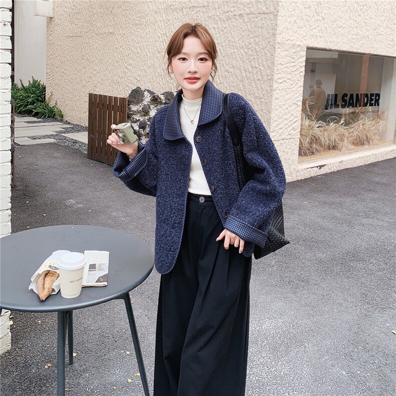 藏蓝色格子拼接羊羔毛外套女秋冬2025新款皮毛一体超好看短款上衣,女装短外套,2C325
