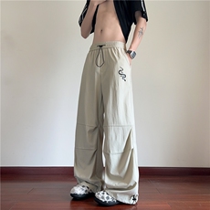 灰杏色