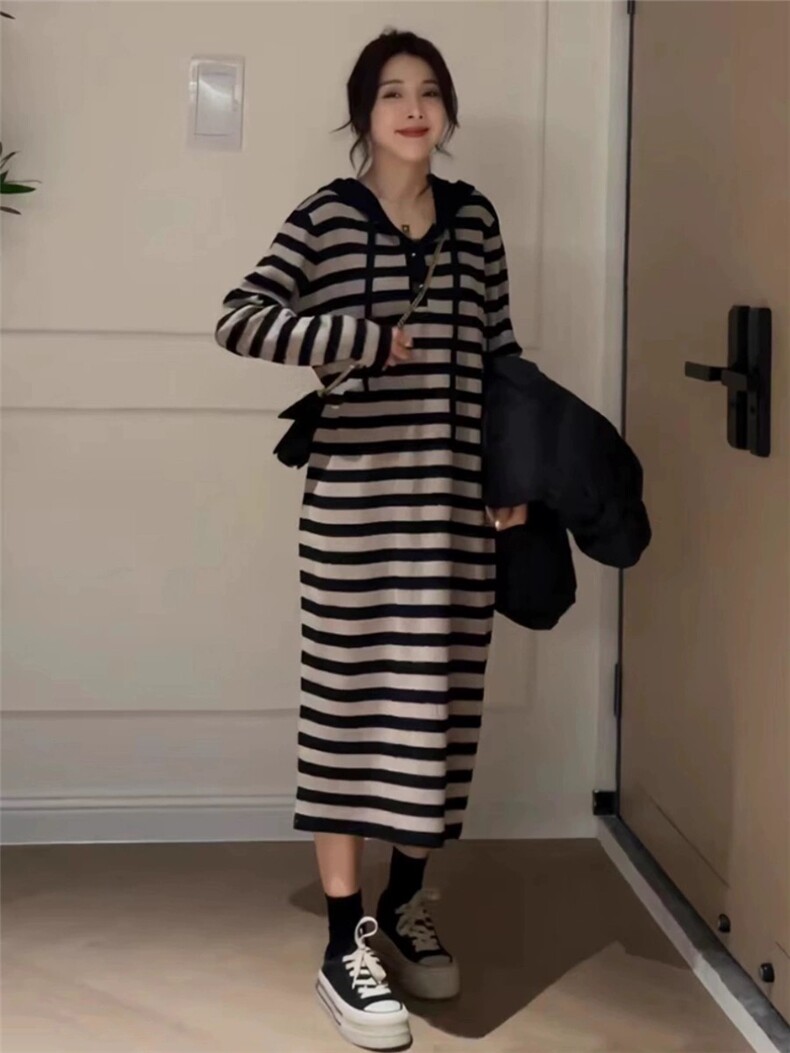 连帽毛衣女秋冬2024新款条纹慵懒风针织衫连衣裙,女装连衣裙,思途羊绒