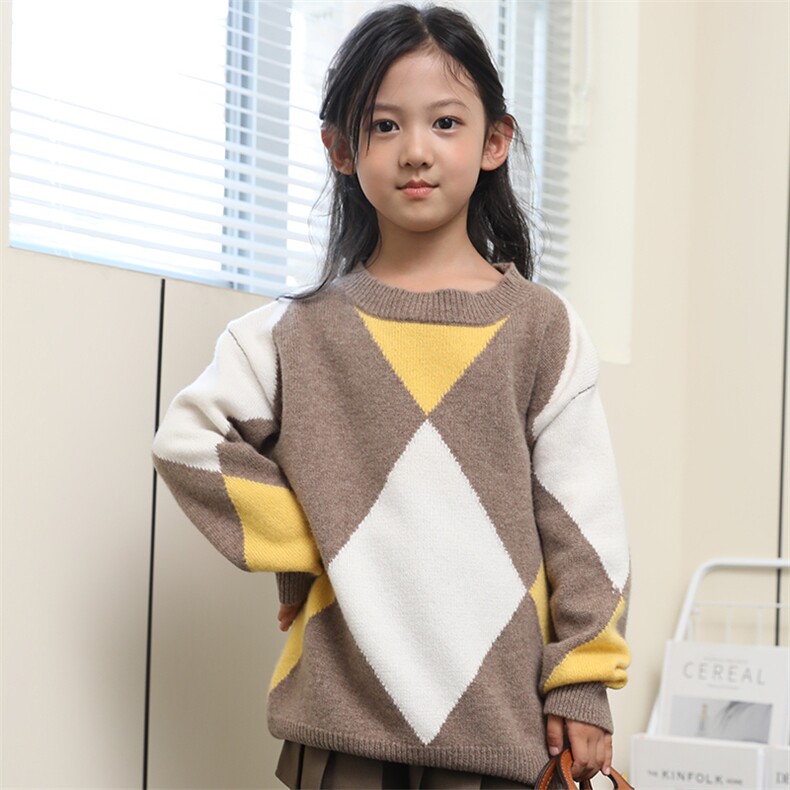 时尚儿童菱形格子套头毛衣秋冬新款宽松外穿长袖针织衫保暖舒适，童装儿童羊毛衫，冰晶童装