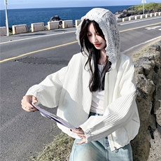 美式chic连帽白色短款棒球服外套女春秋超火好看小众高级夹克上衣，女装短外套，2B237