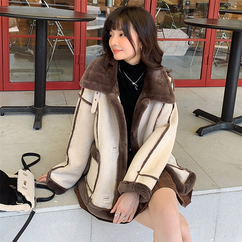 米白色皮毛一体羊羔毛短外套女2024冬新加厚保暖毛绒撞色包边棉服，女装皮草，浙宝192（原082）