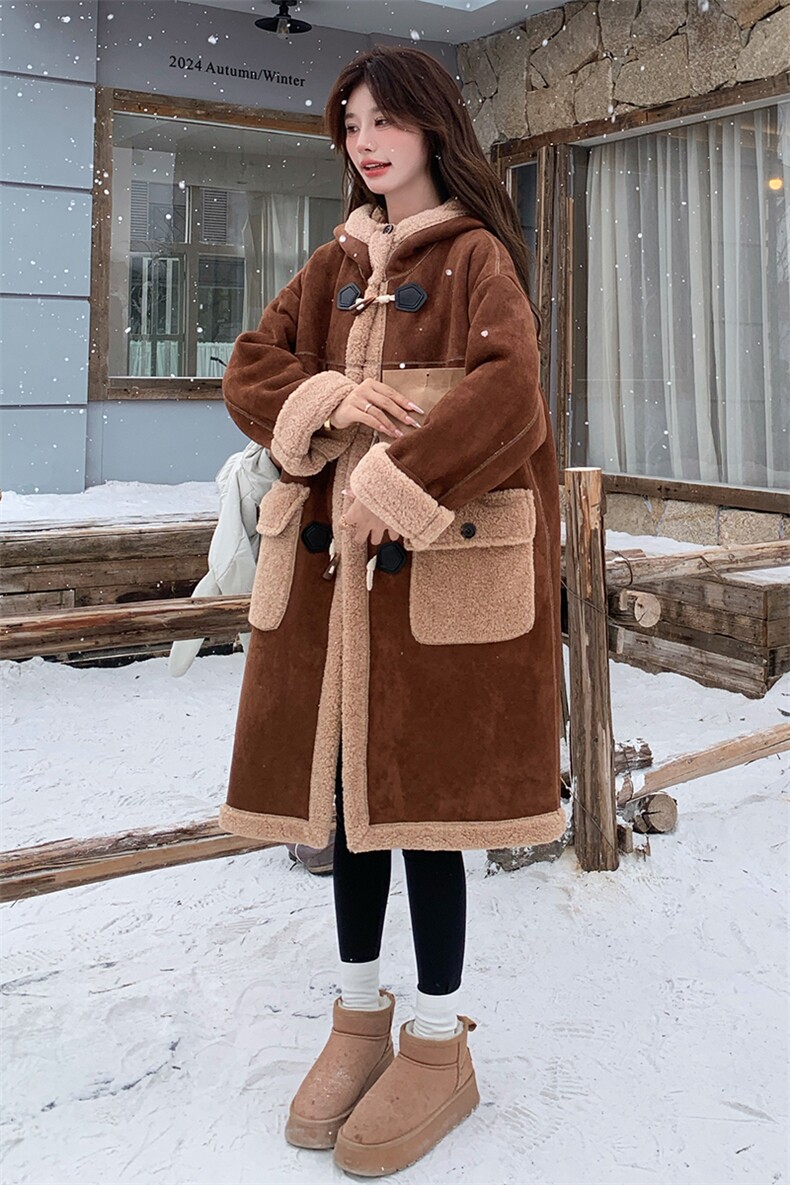 美拉德牛角扣连帽皮毛一体外套女秋冬超火好看加绒加厚羊羔毛大衣,女装皮草,2C317