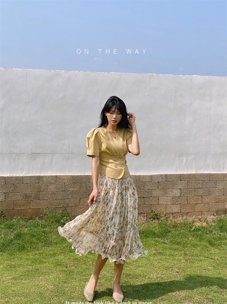 讨人欢喜的碎花褶半身裙～搭配同色系法式西装，女装半身裙，GN