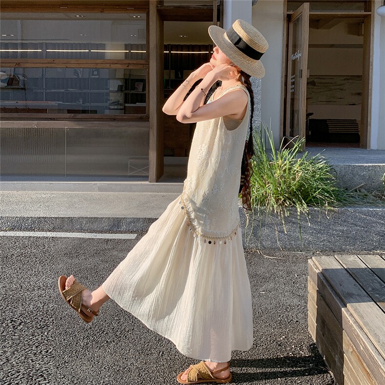 白色无袖背心连衣裙女2025夏季新款法式超好看蕾丝刺绣度假风长裙,女装连衣裙,2C129