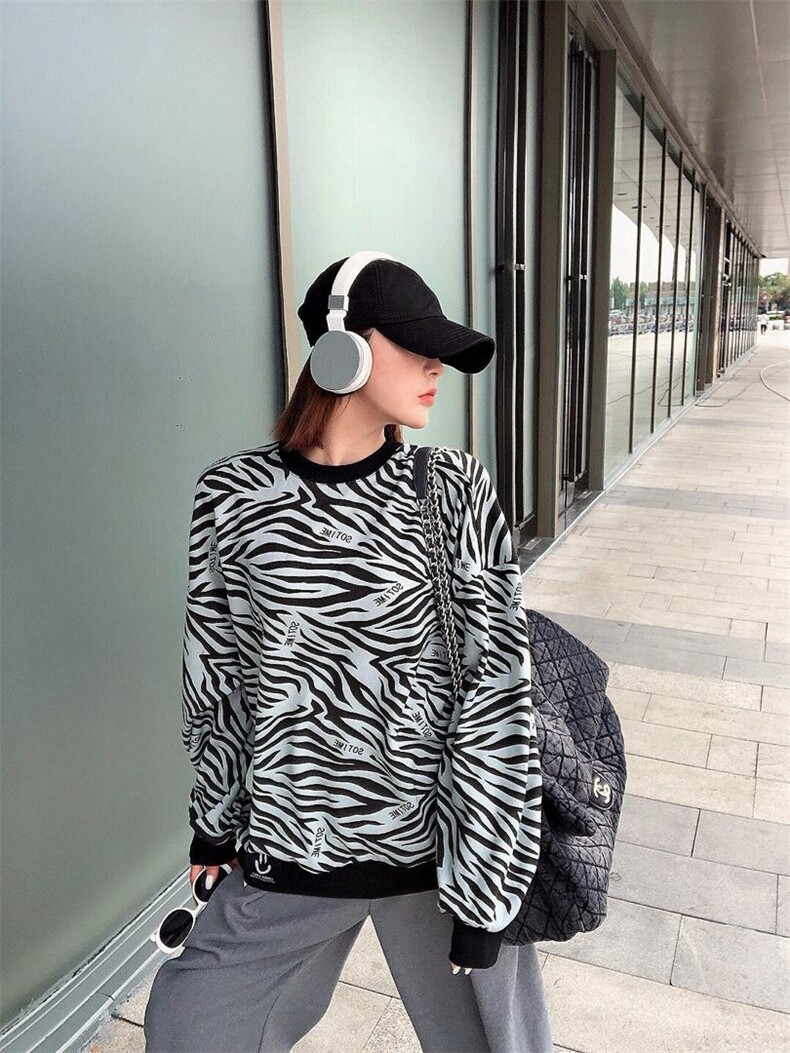 斑马条卫衣S-M，女装卫衣/绒衫，尚映