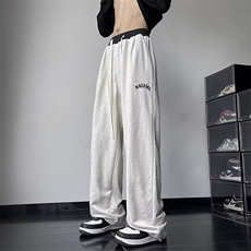 灰色