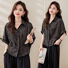 高级感波点印花衬衫女2025夏季小个子短款宽松蝙蝠袖休闲气质小衫,女装衬衫,恋慕依尚, 高级感波点印花衬衫女2025夏季小个子短款宽松蝙蝠袖休闲气质小衫,女装衬衫,恋慕依尚,