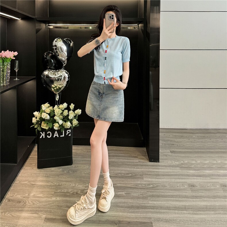 欧货时尚设计感套装女夏新款圆领彩色纽扣针织衫短袖牛仔裙两件套,女装套装/套裙,江南