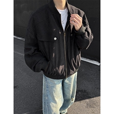 黑色