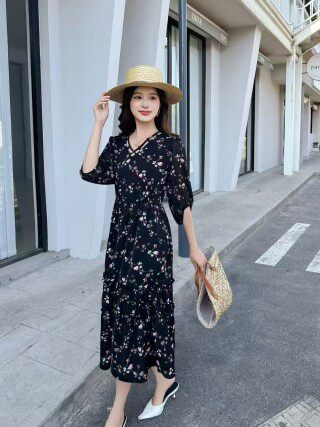 2025高级感气质V领碎花连衣裙,女装连衣裙,雪兔电商全品类