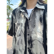 灰色