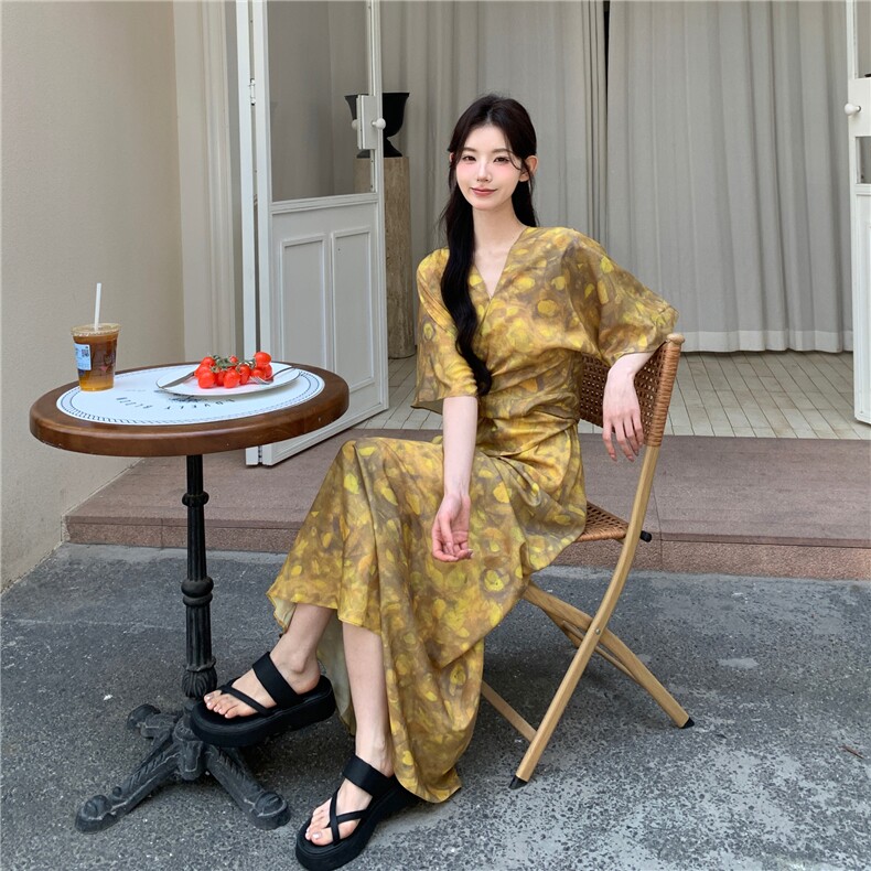 独特漂亮黄色V领碎花连衣裙女夏超好看纯欲性感连身掐腰长裙及踝,女装连衣裙,2C122