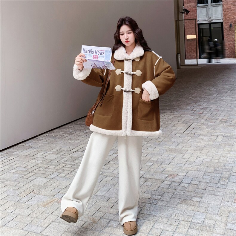 咖色两面穿皮毛一体羊羔毛外套女2025冬季新款复古牛角扣保暖棉服,女装棉衣/棉服,2D036