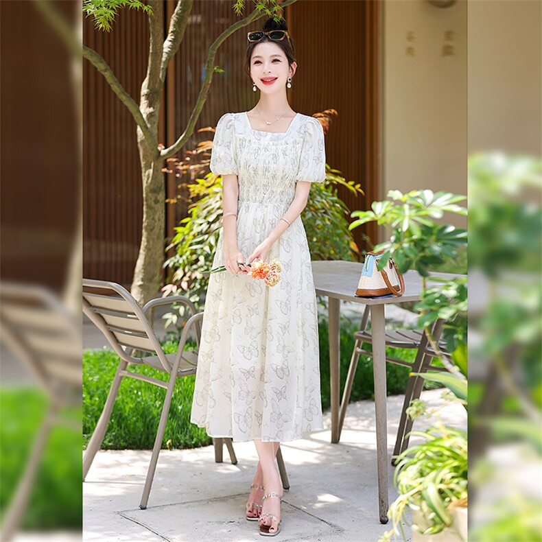 2024夏季新款方领短袖女高级感茶歇精致收腰显瘦长裙,女装连衣裙,心心服饰
