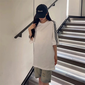 抖音得物高品质二开240克宽松纯棉美式潮牌三条杠织带短袖T恤图片