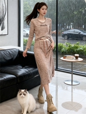 高级感时尚休闲套装女秋季新款港风洋气显瘦卫衣开叉半身裙两件套，女装套装/套裙，江南