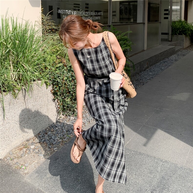 文艺复古格纹连衣裙女2025年夏季新款设计感宽松时尚休闲背心长裙,女装连衣裙,2C206