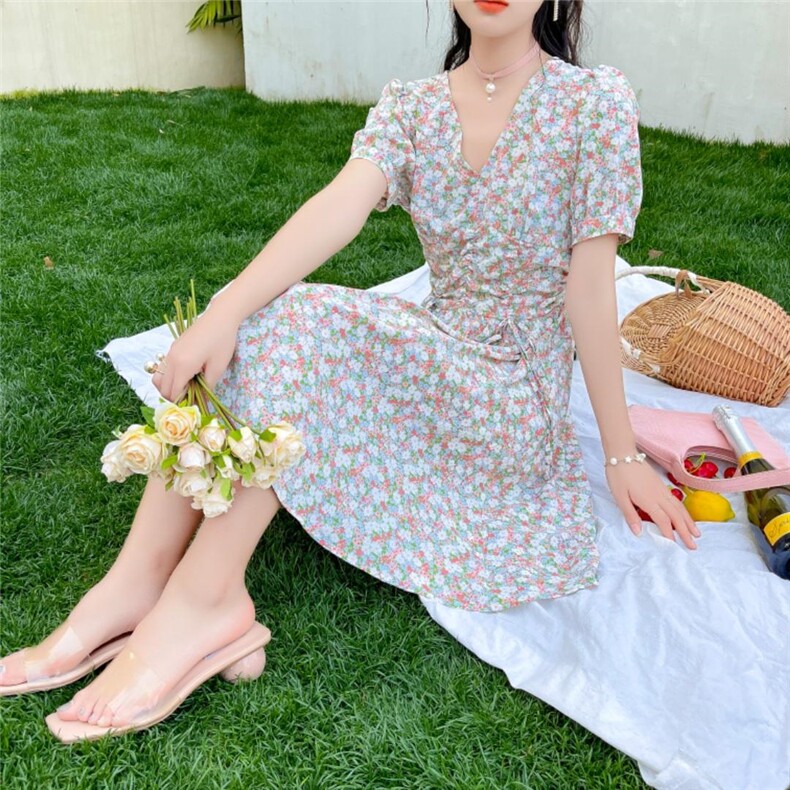 碎花短款连衣裙，女装连衣裙，安玖拉