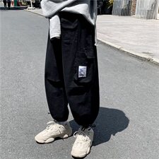 黑色