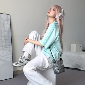 抖音得物品质二开240克宽松纯棉美式潮牌印花三条杠中性风短袖T恤图片