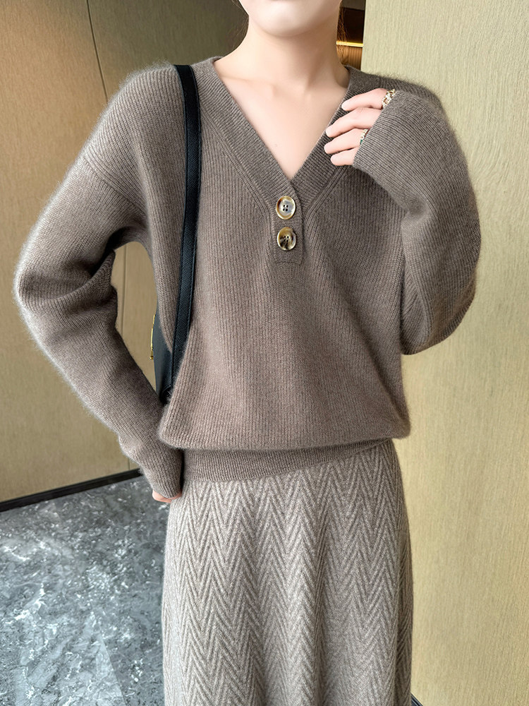 轻奢V领山羊绒衫女秋冬宽松慵懒风针织打底衫欧货高端毛衣上衣,针织衫/毛衣,暖绒情旗舰店